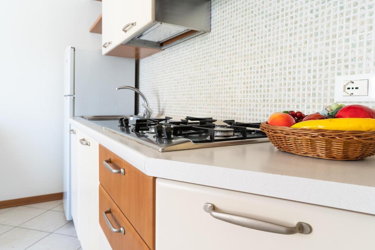 Ca' Mira Apartments Каорле Екстериор снимка