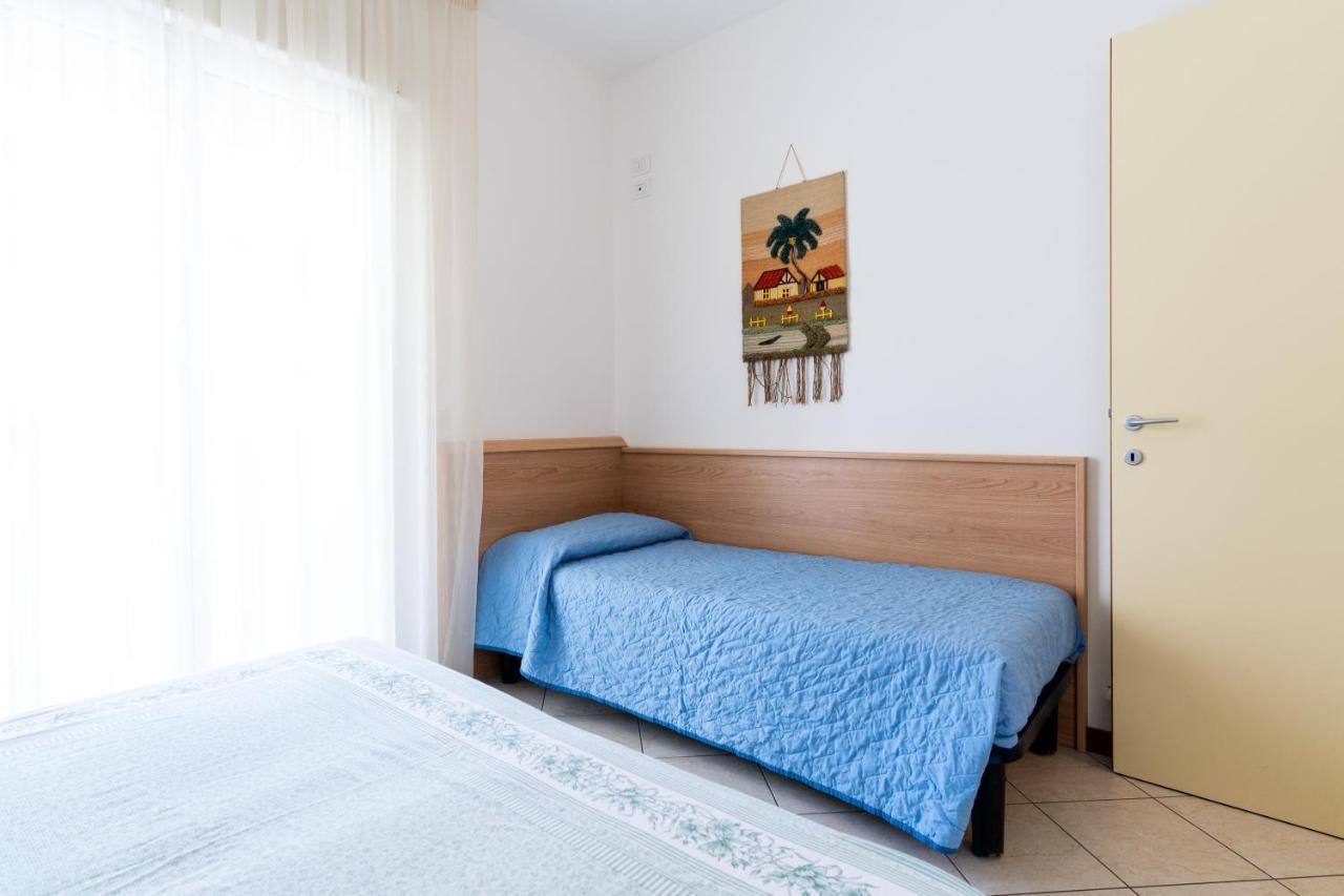 Ca' Mira Apartments Каорле Екстериор снимка