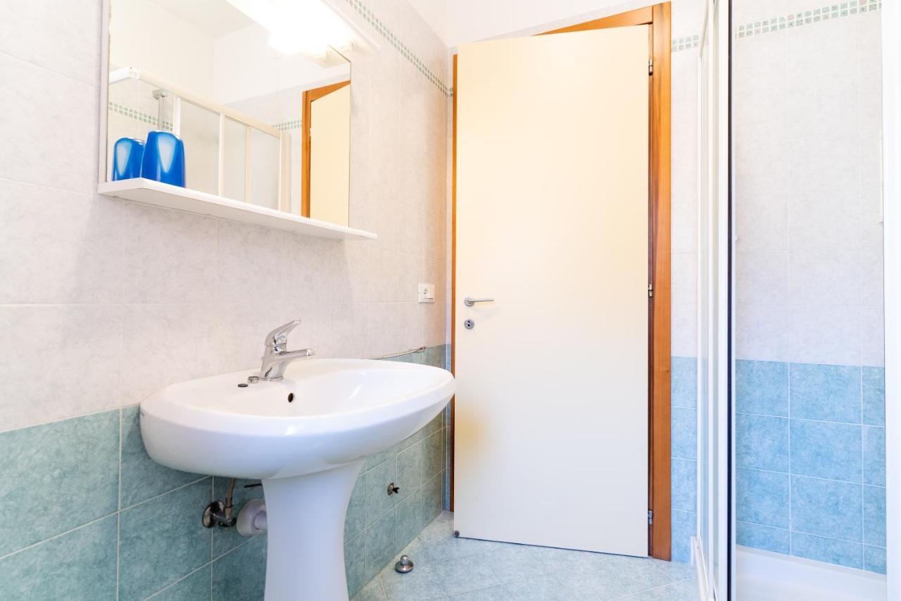 Ca' Mira Apartments Каорле Екстериор снимка
