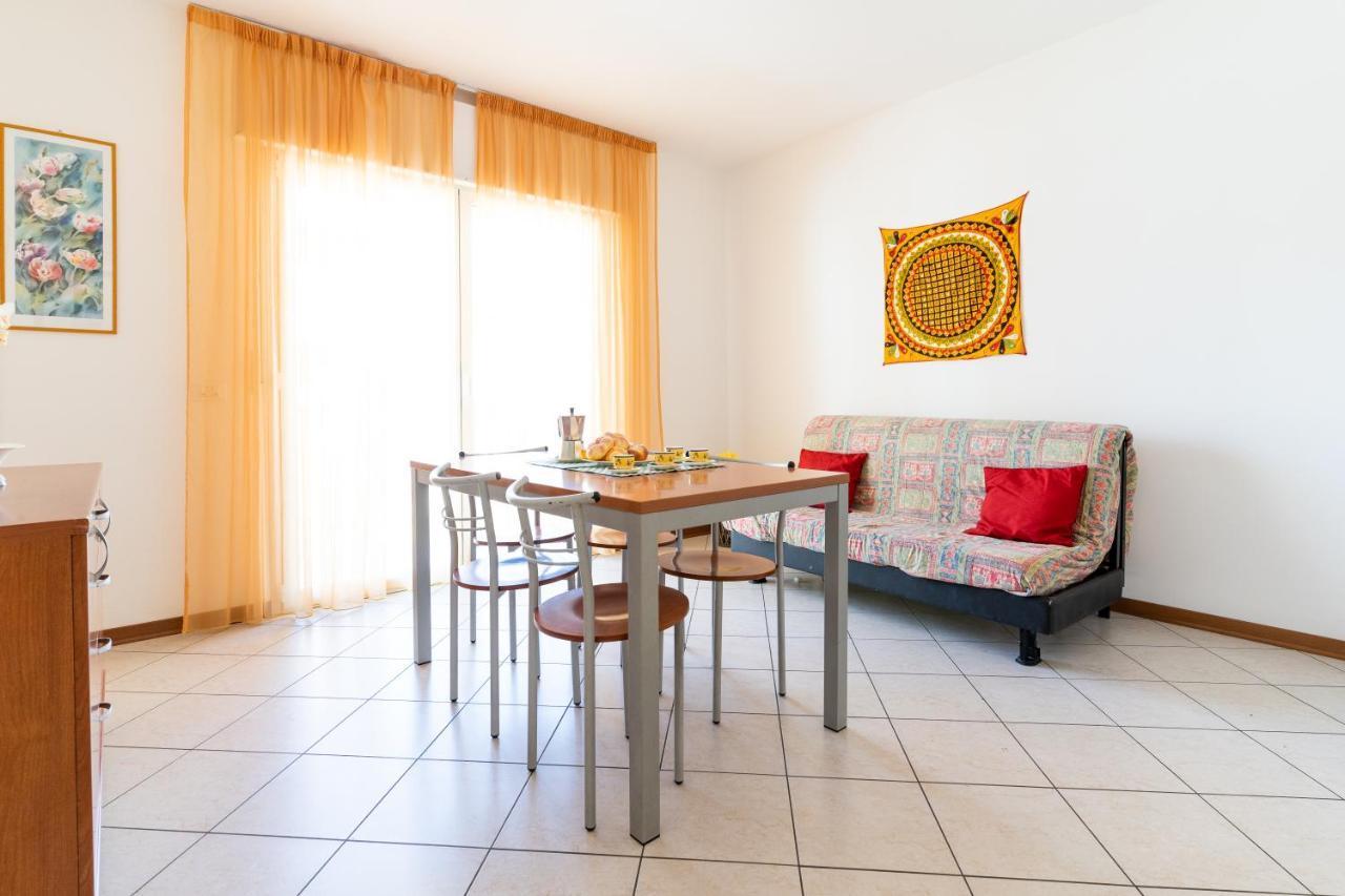 Ca' Mira Apartments Каорле Екстериор снимка
